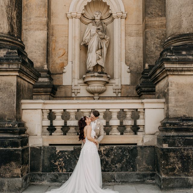 Im August auch schon wieder 2 Jahre her. 🥹 Das urbane Paarshooting mit A & J in der Dresdner Altstadt. 💛

#hochzeitdresden #wedding #weddingday #love #coupleshoot #fotografdresden #dresden #weddingtime #weddingphotography #hochzeitsfotograf #classicwedding #hochzeitsfotografdresden #authenticlovemag #muchlove_ig #wellwedmagazine #heiratenindresden #heirateninsachsen #elegantwedding #hochzeitsfotografie